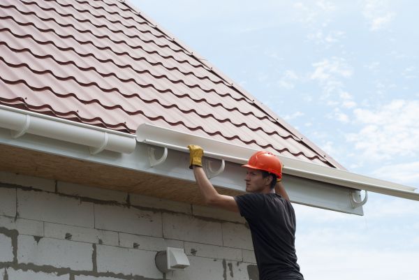 Rain Gutter Repair in Taylors