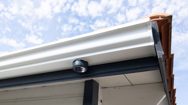 Seamless Gutters Installation in Taylors