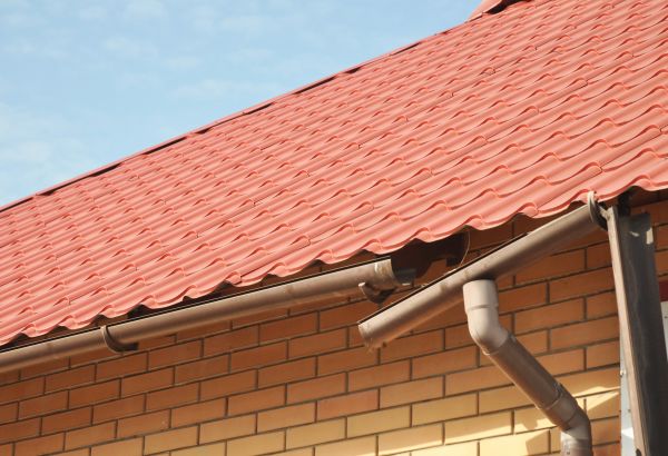 Loose Gutter Repair in Taylors
