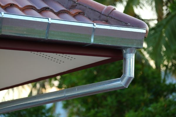 Metal Gutter Repair in Taylors